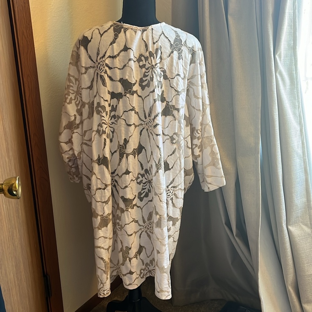 Anne Klein lace Kimono - Picture 3 of 3